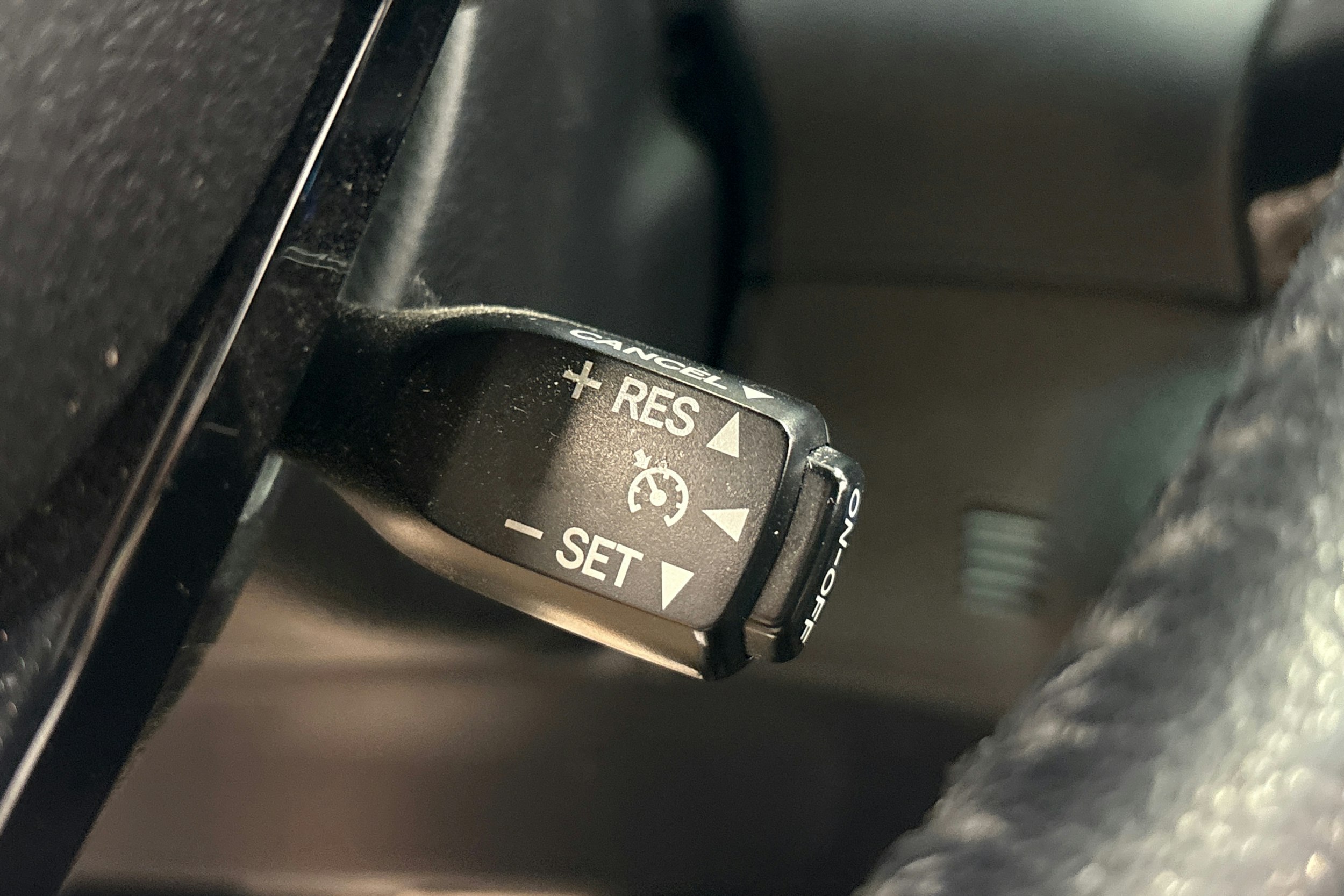 oranssi Toyota Hilux 2018 kuva 19.