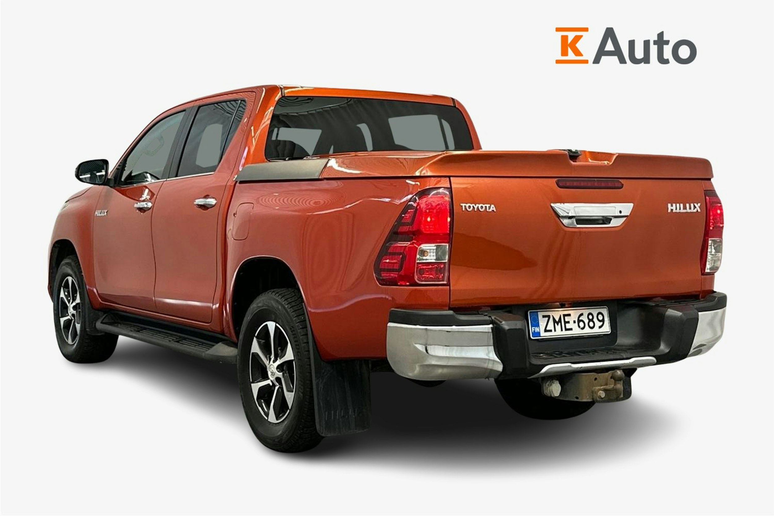 oranssi Toyota Hilux 2018 kuva 2.