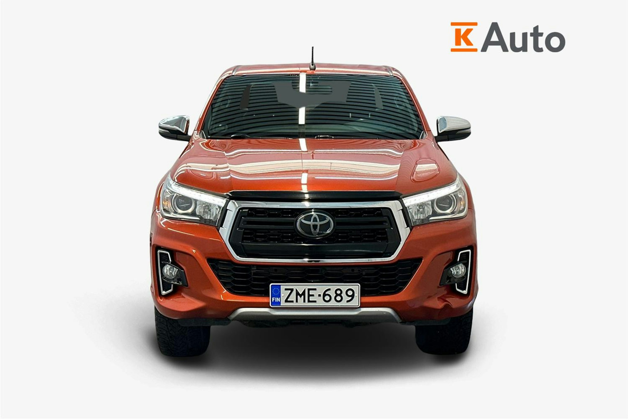 oranssi Toyota Hilux 2018 kuva 5.