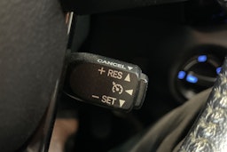 oranssi Toyota Hilux 2018 kuva 25.