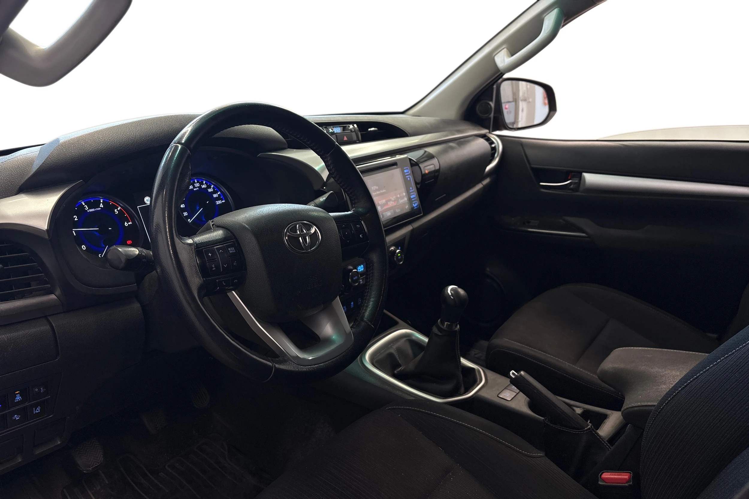 punainen Toyota Hilux 2019 kuva 3.