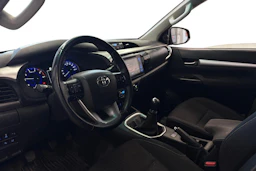 punainen Toyota Hilux 2019 kuva 3.