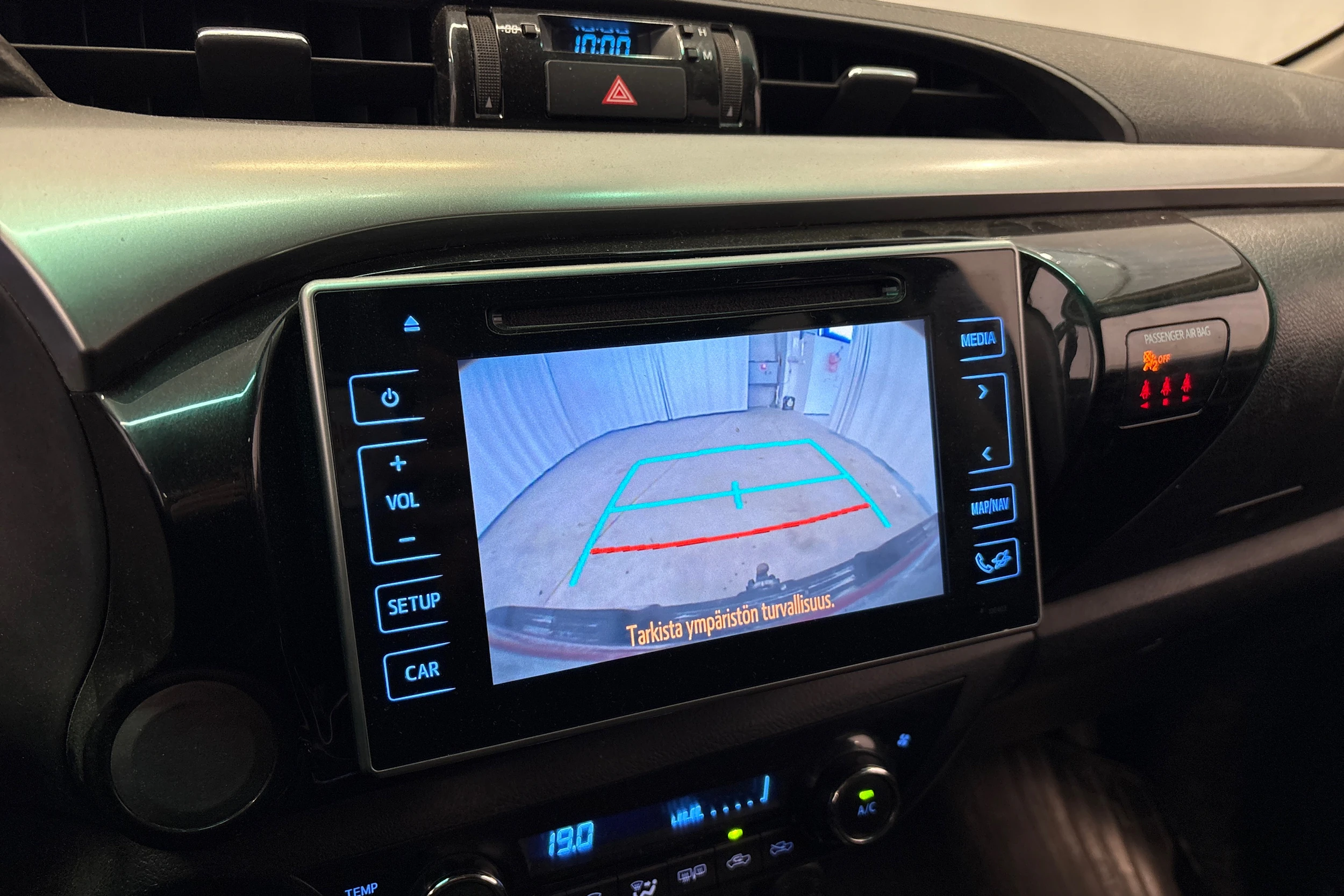 punainen Toyota Hilux 2019 kuva 6.
