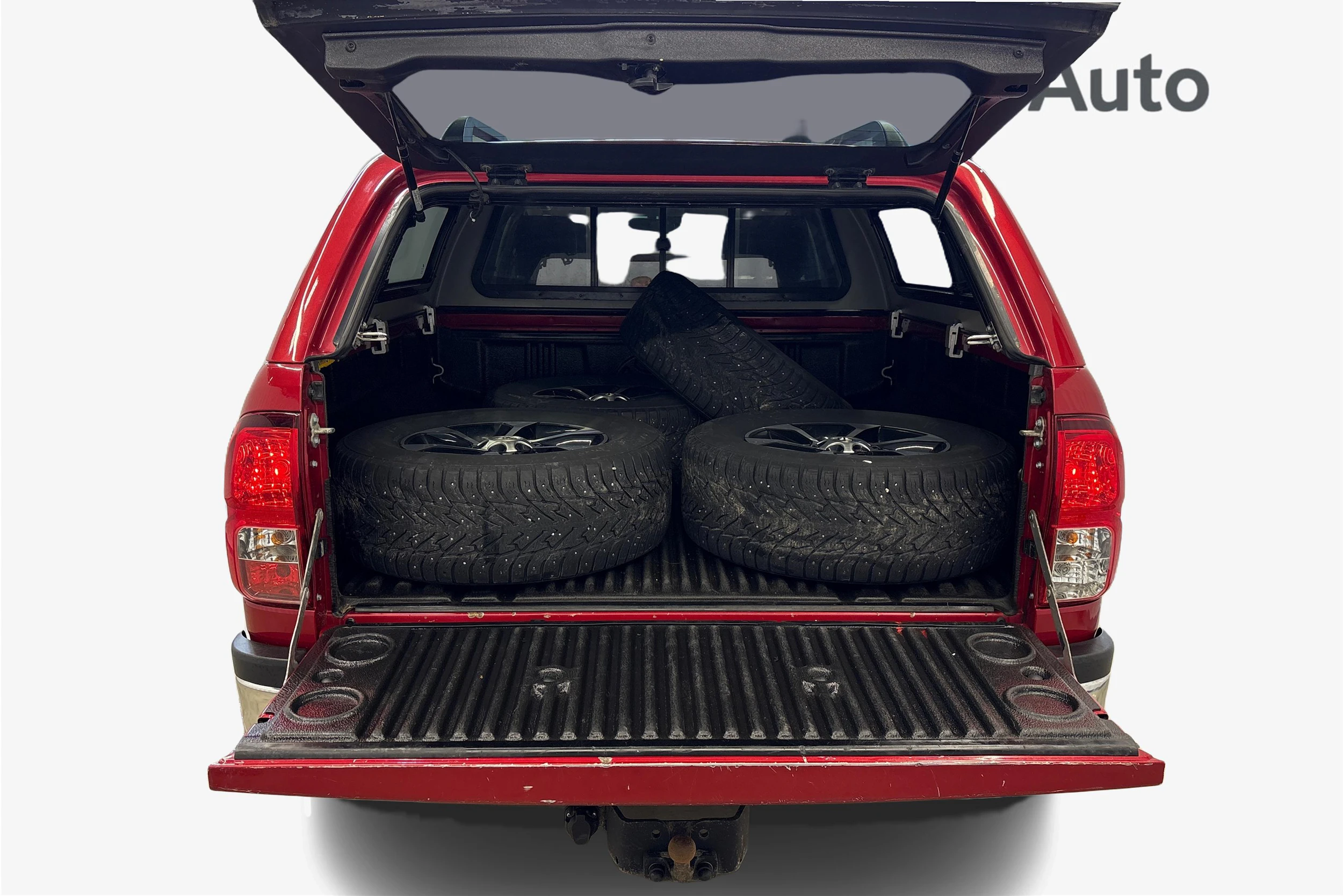 punainen Toyota Hilux 2019 kuva 9.