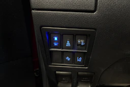 punainen Toyota Hilux 2019 kuva 12.