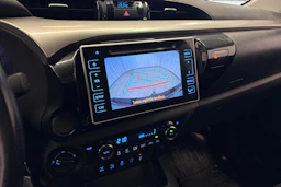 punainen Toyota Hilux 2019 kuva 13.