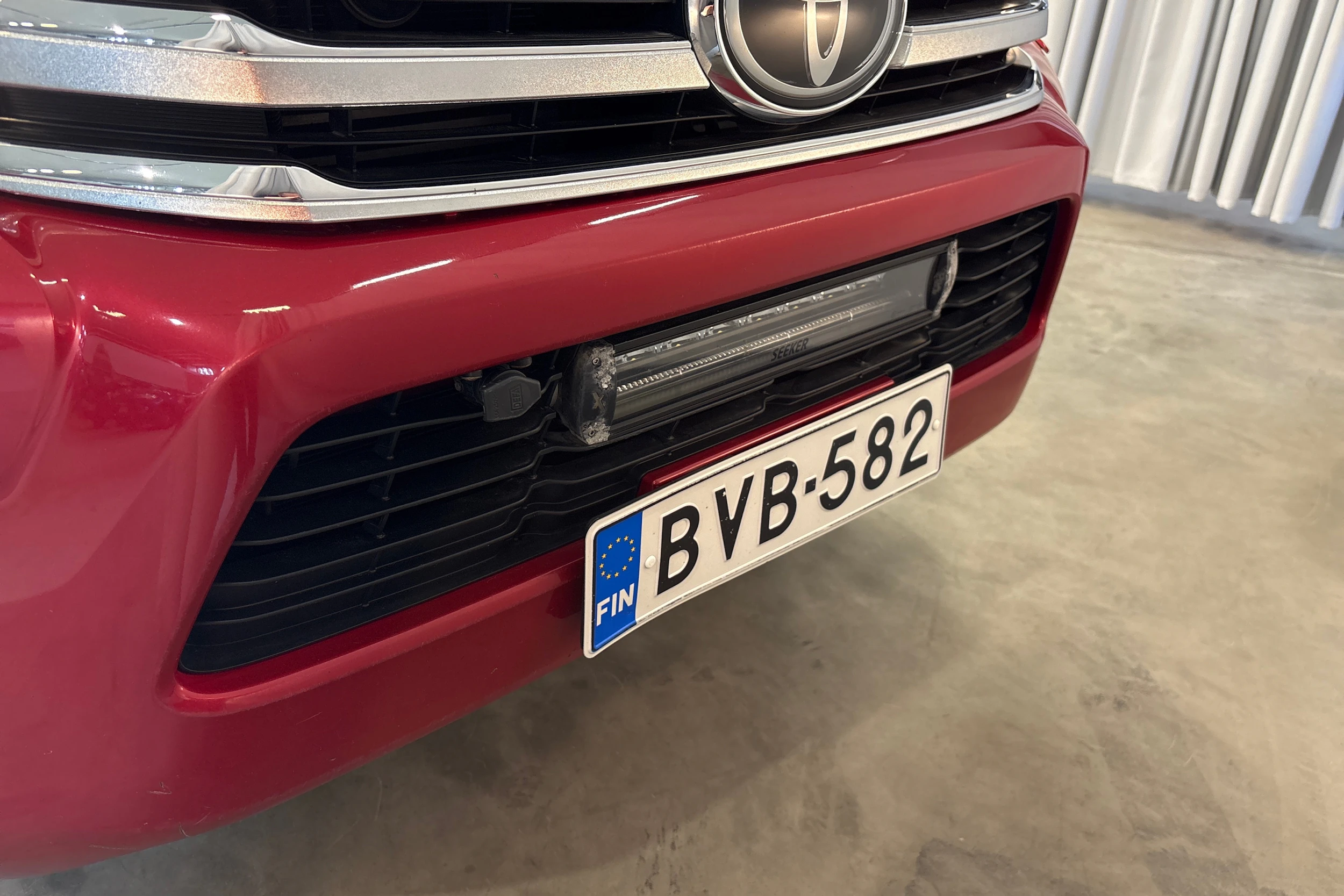 punainen Toyota Hilux 2019 kuva 21.