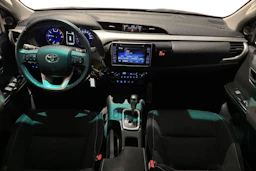 harmaa Toyota Hilux 2019 kuva 9.