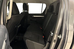 harmaa Toyota Hilux 2019 kuva 11.