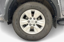 harmaa Toyota Hilux 2019 kuva 12.
