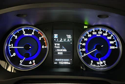 harmaa Toyota Hilux 2019 kuva 20.