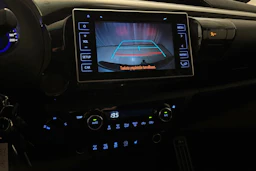 harmaa Toyota Hilux 2019 kuva 21.