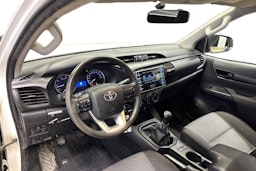 valkoinen Toyota Hilux 2019 kuva 9.