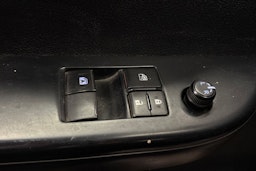 valkoinen Toyota Hilux 2019 kuva 13.