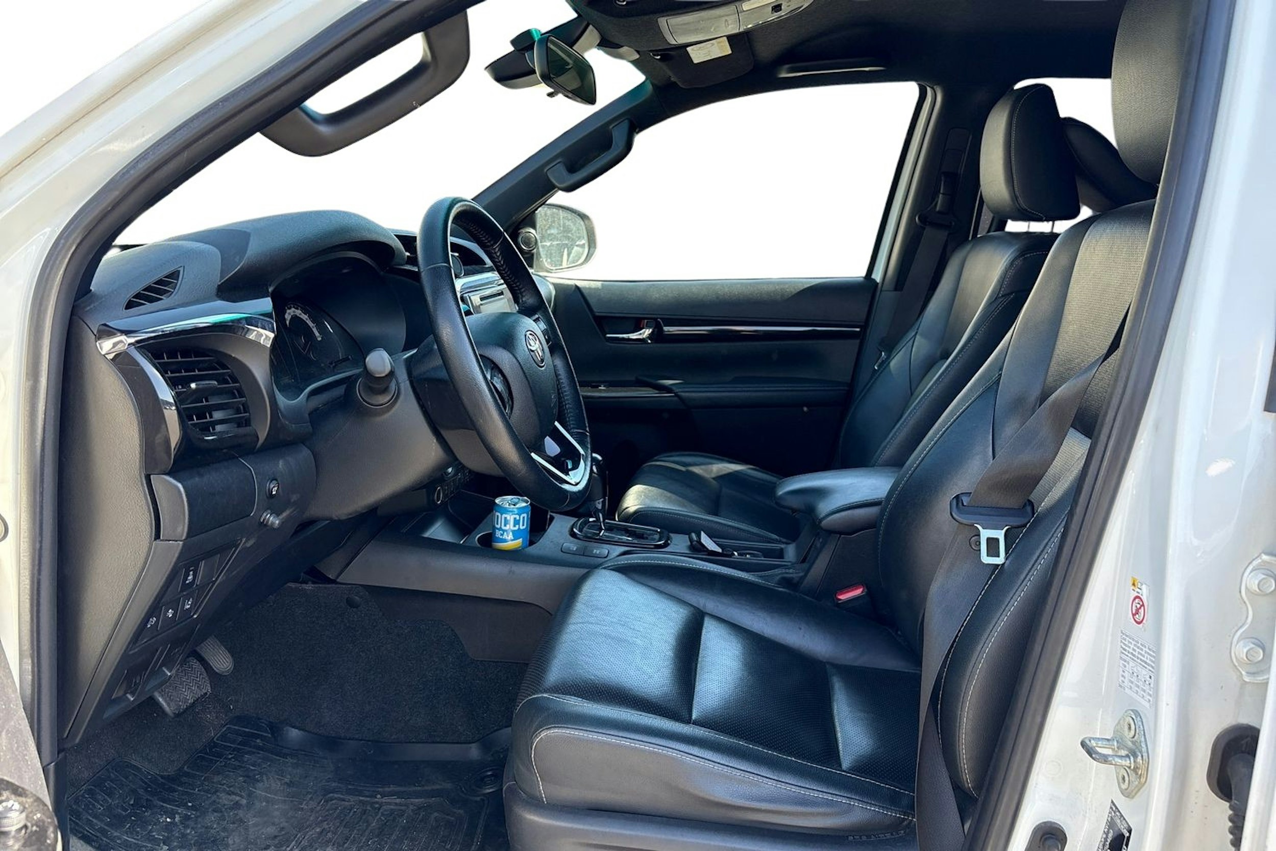 valkoinen Toyota Hilux 2019 kuva 3.