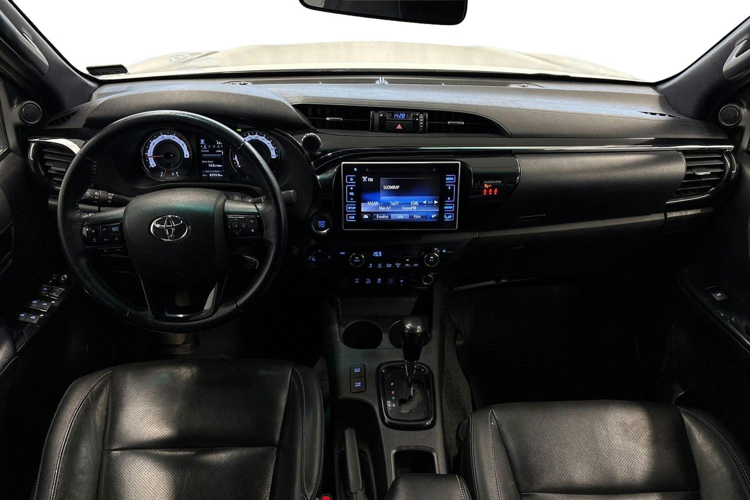 valkoinen Toyota Hilux 2019 kuva 7.
