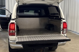 valkoinen Toyota Hilux 2019 kuva 12.