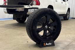 valkoinen Toyota Hilux 2019 kuva 13.
