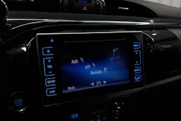 valkoinen Toyota Hilux 2019 kuva 19.