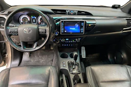 ruskea (beige) Toyota Hilux 2019 kuva 7.
