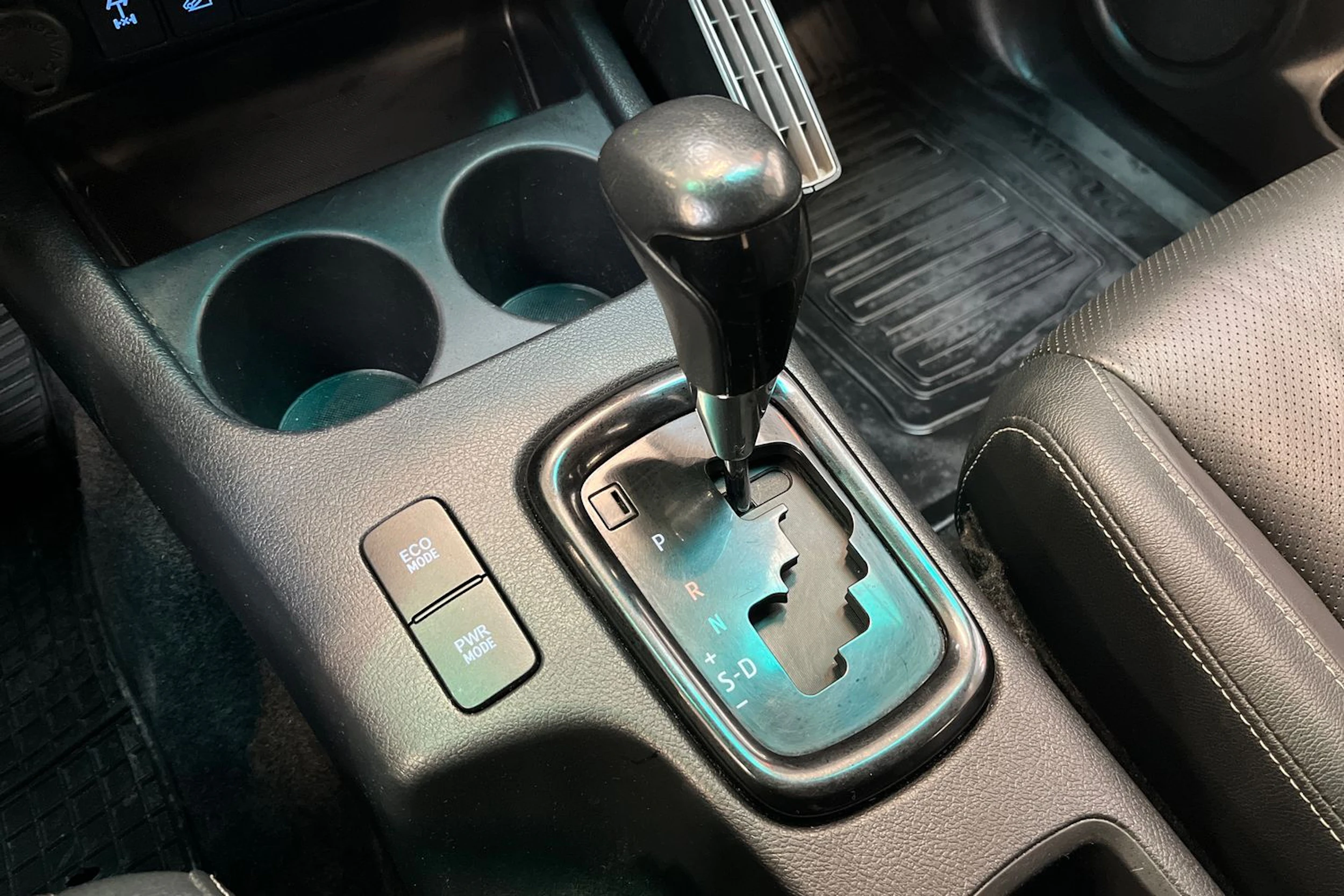 ruskea (beige) Toyota Hilux 2019 kuva 14.