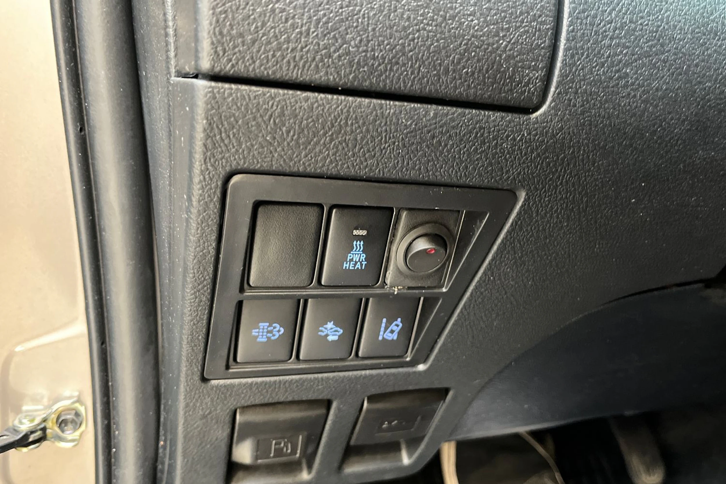 ruskea (beige) Toyota Hilux 2019 kuva 15.