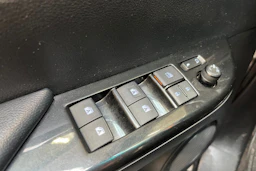 ruskea (beige) Toyota Hilux 2019 kuva 16.