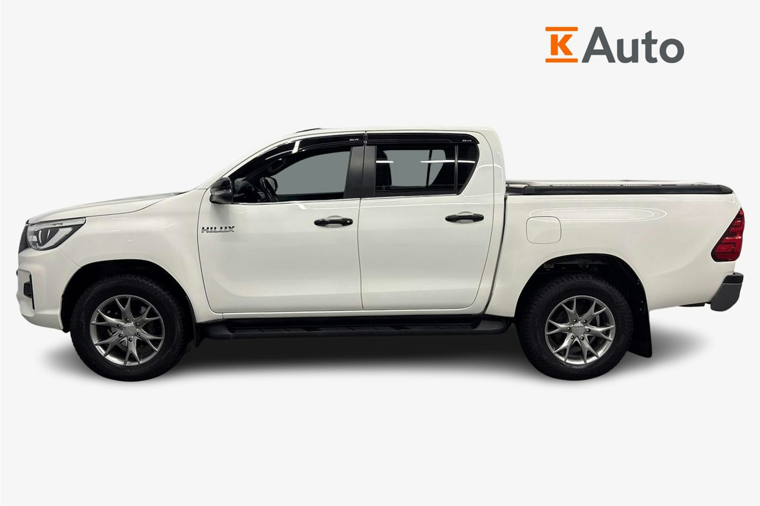 valkoinen Toyota Hilux 2019 kuva 5.