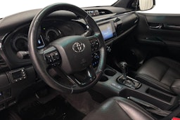 valkoinen Toyota Hilux 2019 kuva 6.