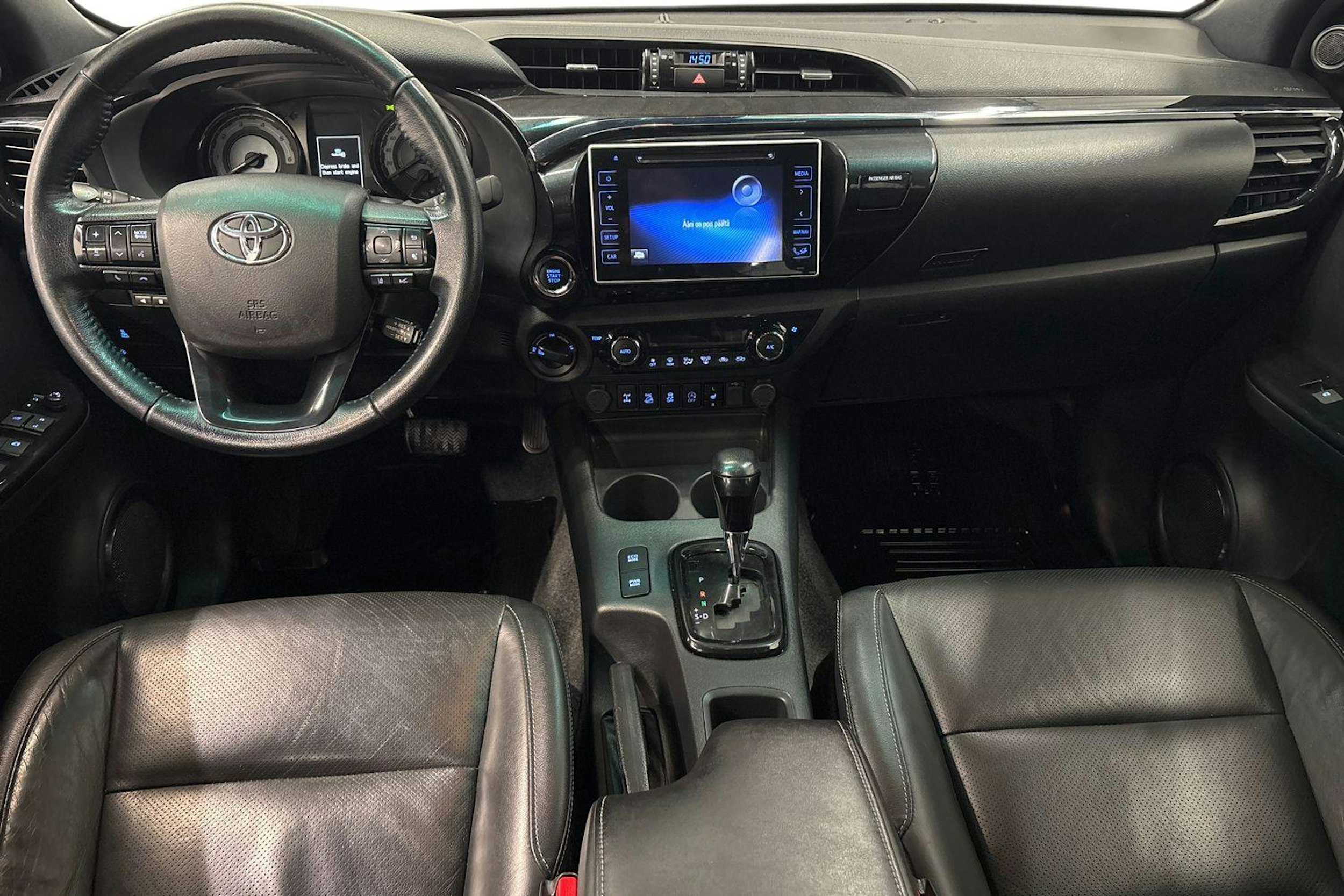 valkoinen Toyota Hilux 2019 kuva 7.