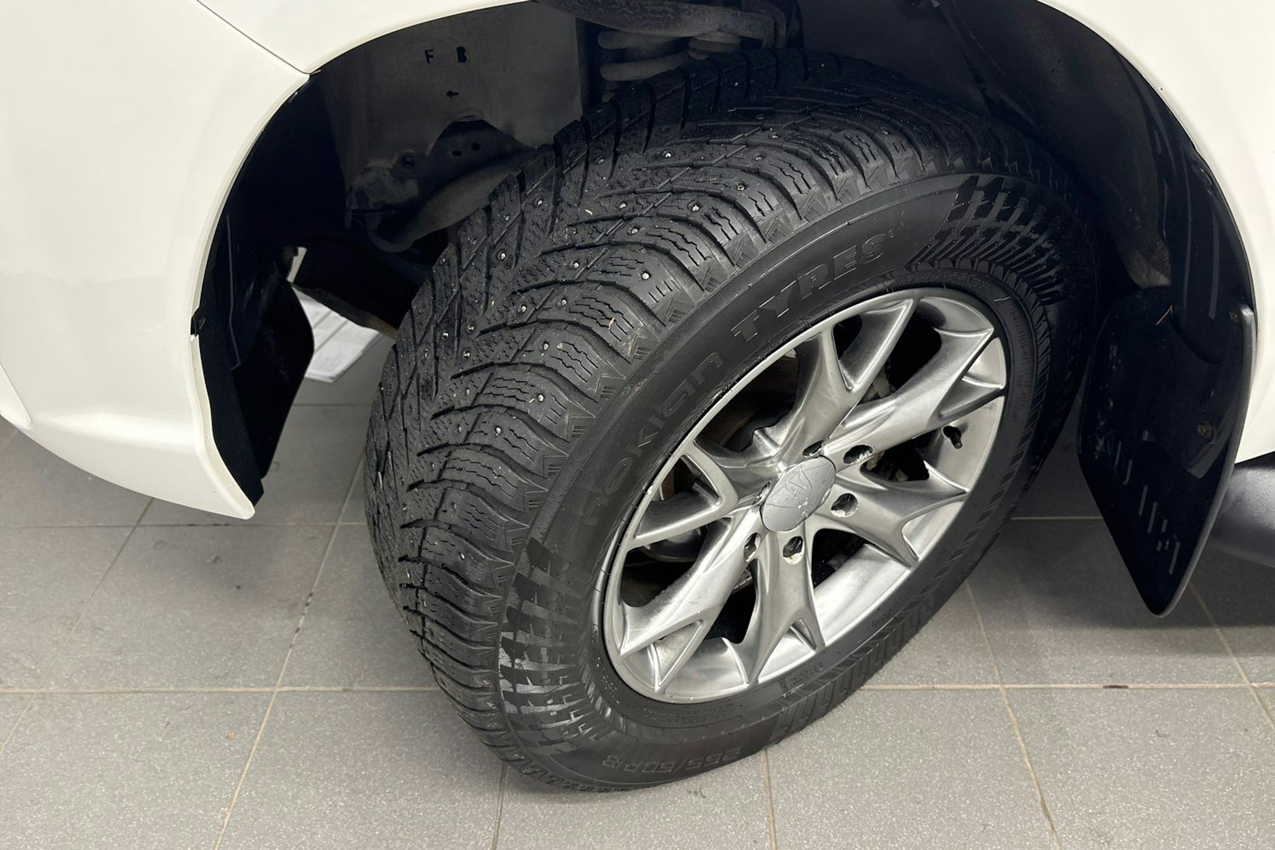 valkoinen Toyota Hilux 2019 kuva 10.