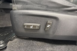 valkoinen Toyota Hilux 2019 kuva 13.