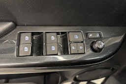 valkoinen Toyota Hilux 2019 kuva 14.