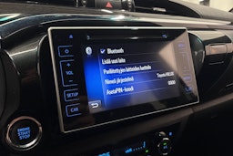 valkoinen Toyota Hilux 2019 kuva 18.