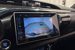 valkoinen Toyota Hilux 2019 kuva 19.