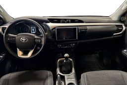 harmaa Toyota Hilux 2020 kuva 3.