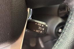 harmaa Toyota Hilux 2020 kuva 17.