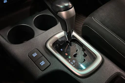 valkoinen Toyota Hilux 2020 kuva 24.