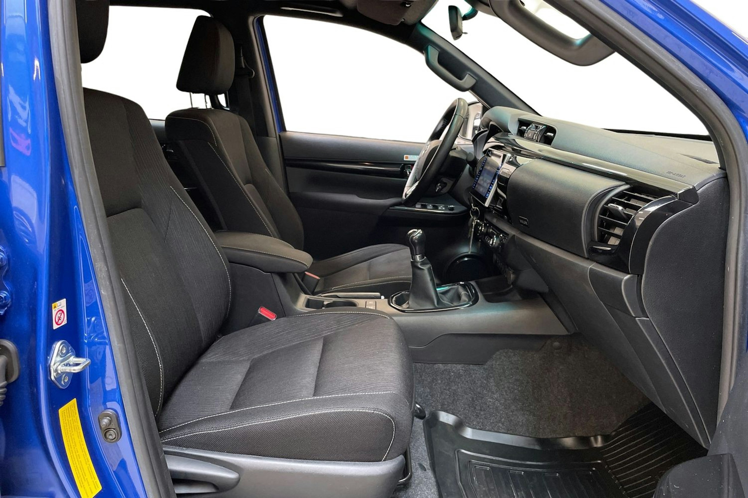 sininen Toyota Hilux 2020 kuva 8.