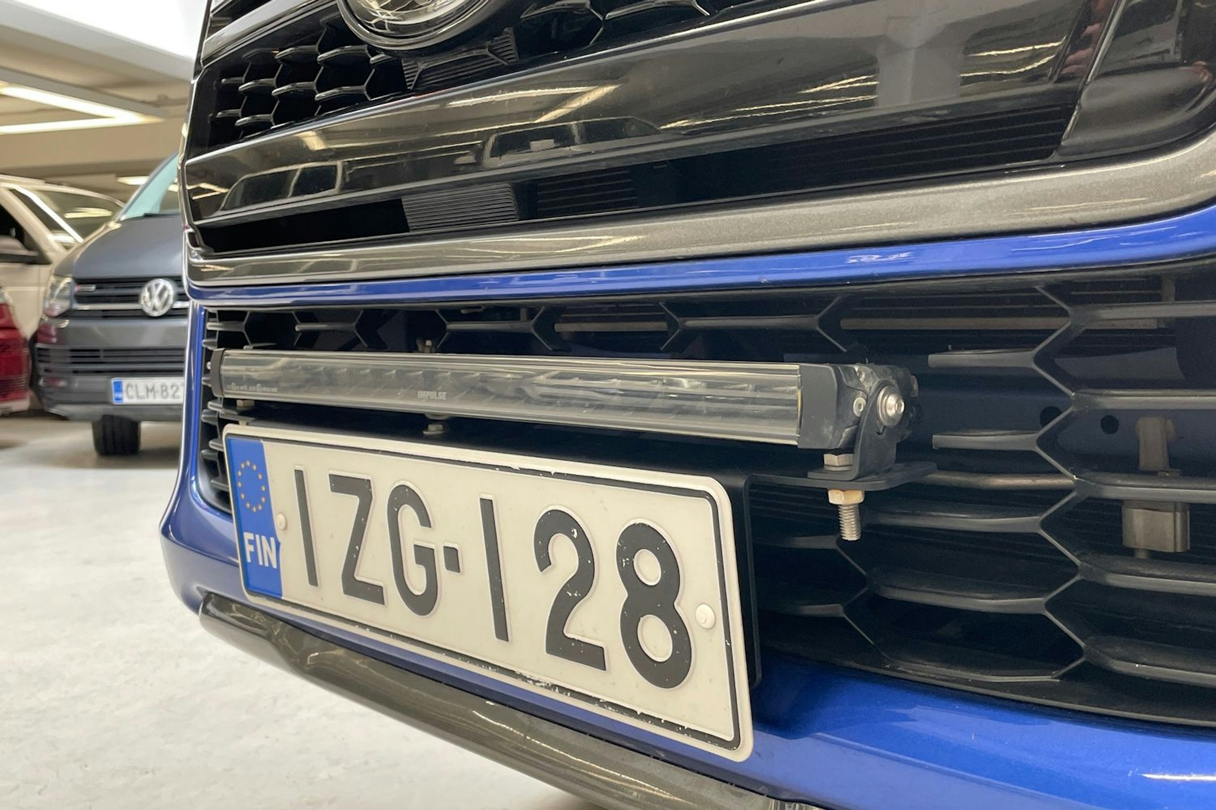 sininen Toyota Hilux 2020 kuva 18.