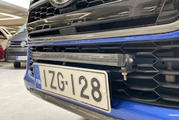 sininen Toyota Hilux 2020 kuva 18.
