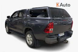 harmaa Toyota Hilux 2020 kuva 2.