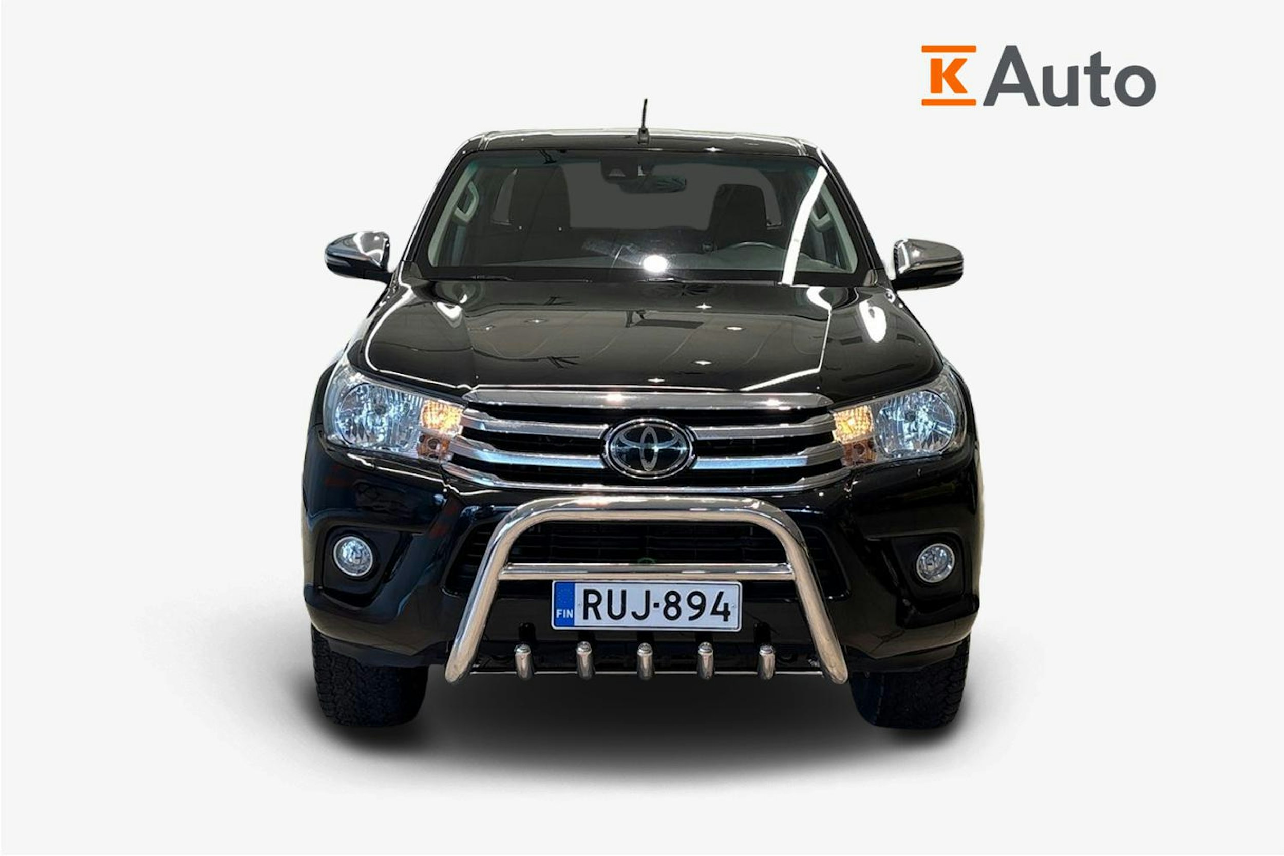 musta Toyota Hilux 2020 kuva 5.