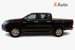 musta Toyota Hilux 2020 kuva 6.