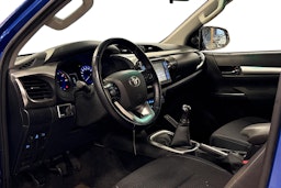 sininen Toyota Hilux 2020 kuva 3.