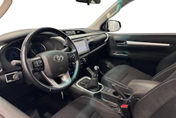 sininen Toyota Hilux 2020 kuva 6.