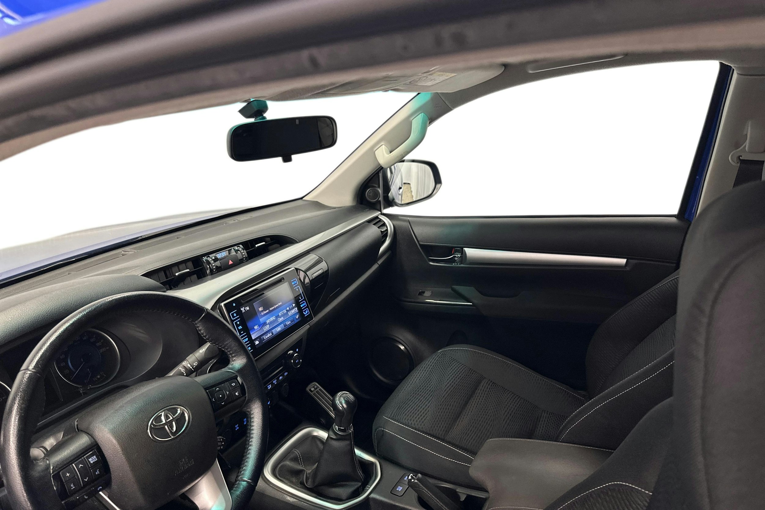 sininen Toyota Hilux 2020 kuva 7.