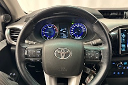 sininen Toyota Hilux 2020 kuva 19.