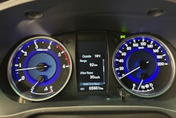 sininen Toyota Hilux 2020 kuva 20.