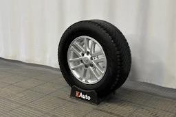 harmaa Toyota Hilux 2021 kuva 9.